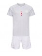 Otroški Nogometna dresi replika Danska Joakim Maehle #5 Gostujoči SP 2022 Kratek rokav (+ hlače)